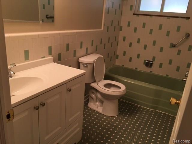 Building Photo - 24704 Willowby Ave