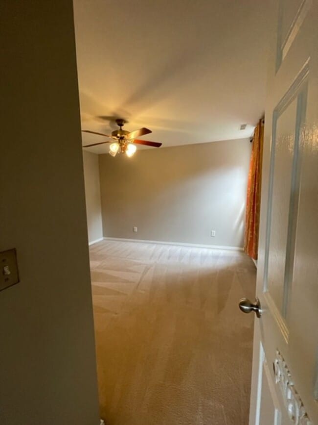 Building Photo - West Knoxville, Farragut 37934 - 4 bedroom, 3.5 bath, 2 Story Brick Home -Contact Debra Johnson (...