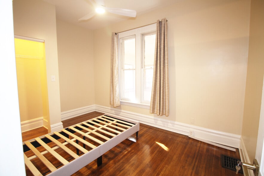 bedroom - 1372 Neil Ave