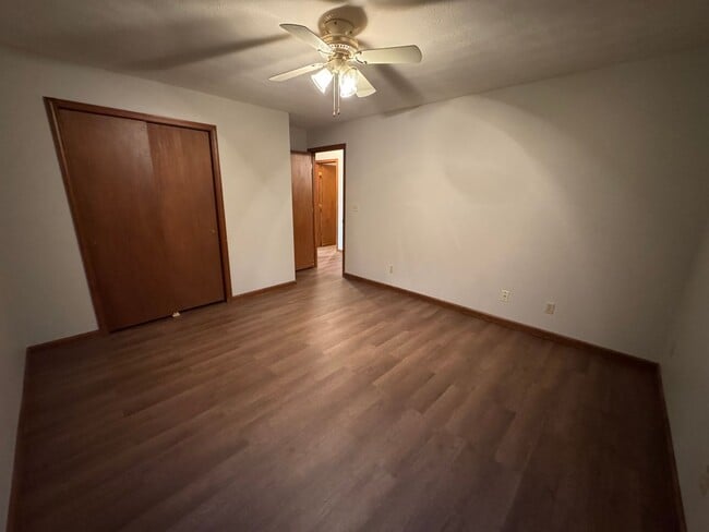 Building Photo - 2 bedroom 1 bath duplex in Lone Oak