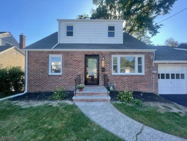 Primary Photo - 752 Layton Dr