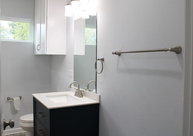 Building Photo - OLMOS PARK TERRACE DUPLEX