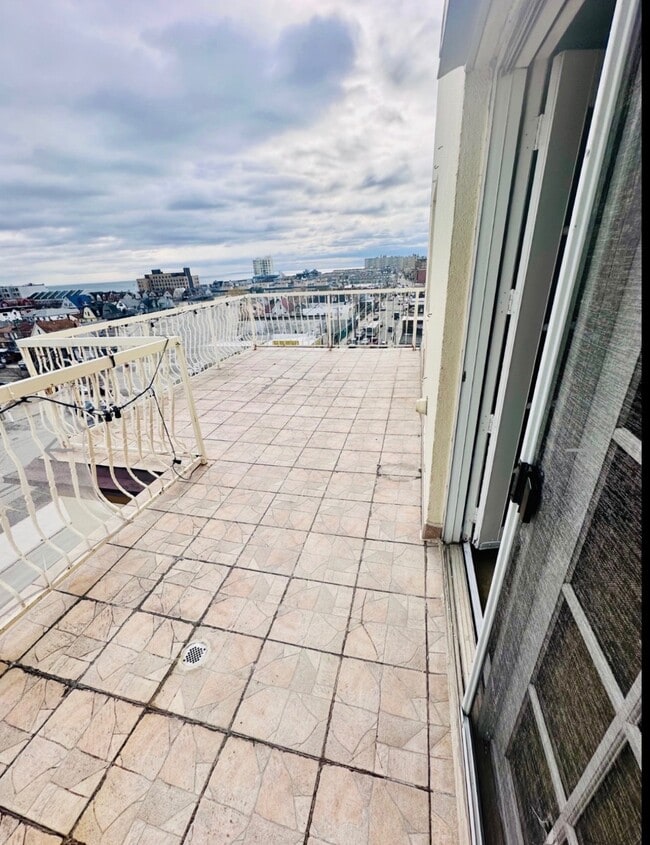 Building Photo - 88-02 Rockaway Beach Blvd