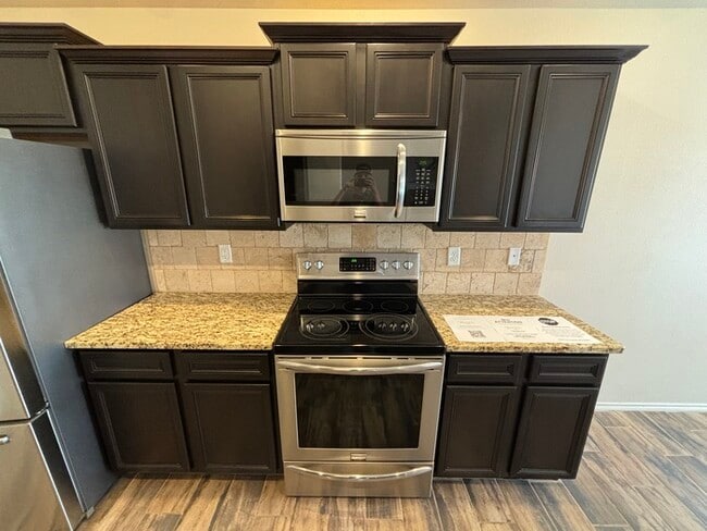 Building Photo - 3 bed 2 bath 2 car garage in Lone Star Trails!