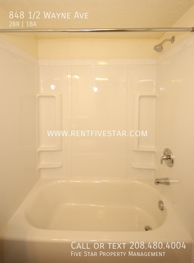 Building Photo - 848 1/2 Wayne Ave-