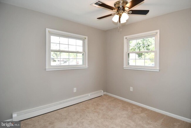 Building Photo - 3811 Forestdale Ave