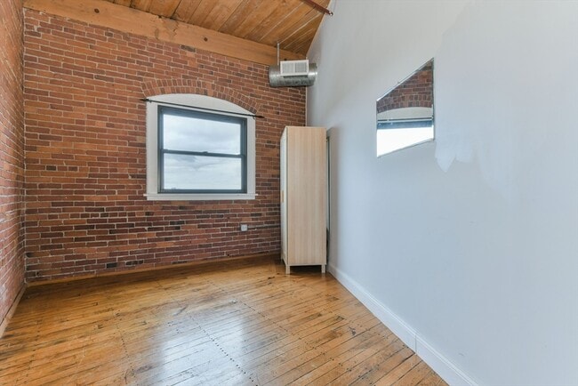 Building Photo - 244 Brighton Ave