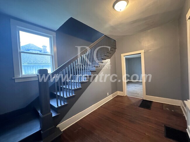 Building Photo - 1101 Chandler-