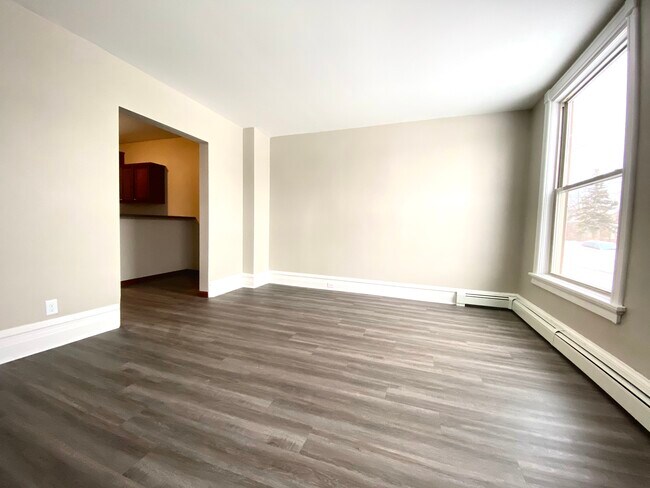 Primary Photo - 2338 Ogden Ave