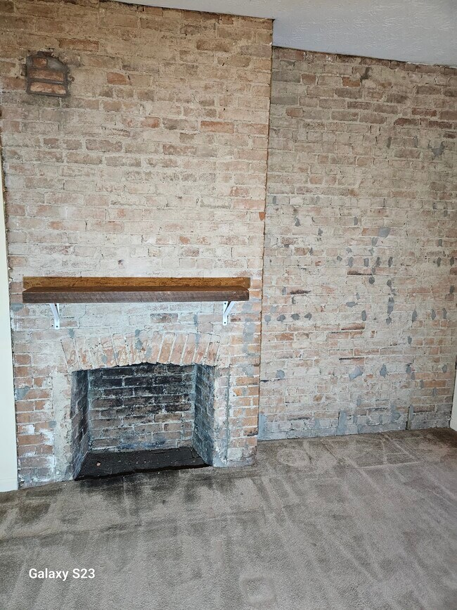 Bedroom 1 - 213 Findlay St