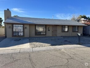 Building Photo - Lovely 4 Bedroom 2 Bath Home on Southwest ...