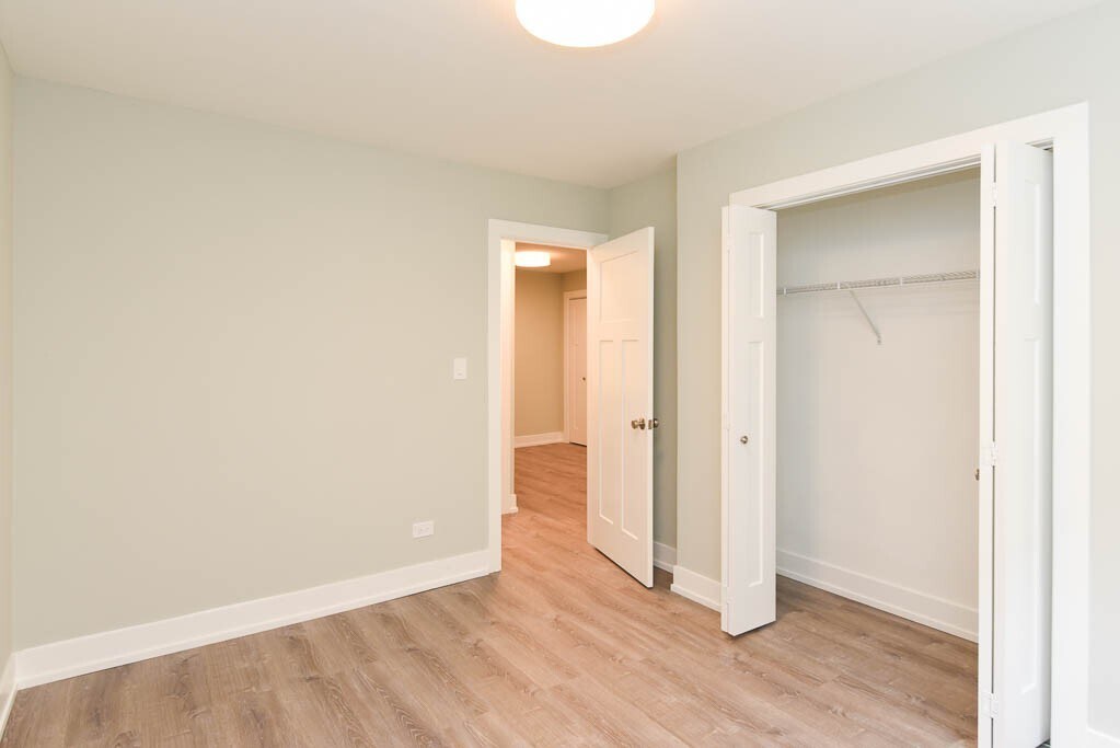 Building Photo - 503 W Barry Ave