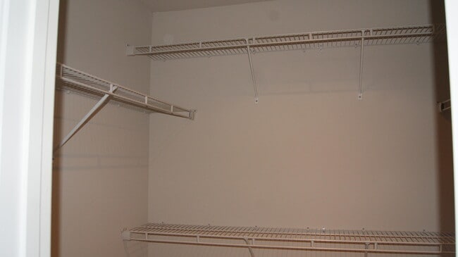 Building Photo - 375 Niblick Dr