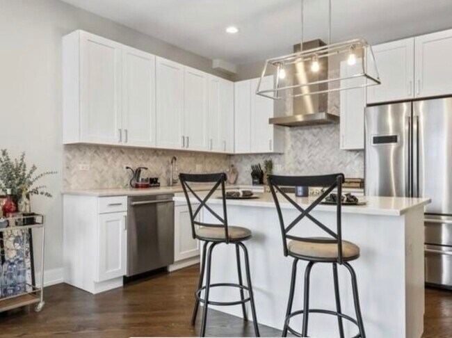 Building Photo - 2303 W Wilcox St