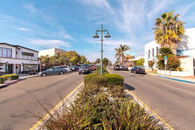 Building Photo - Charming 3 Bed/2 Bath Home in Bird Rock/ La Jolla- 1 Block from the Ocean!