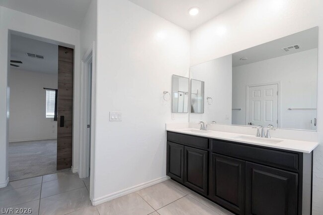 Building Photo - 7126 Calvert Cliffs St