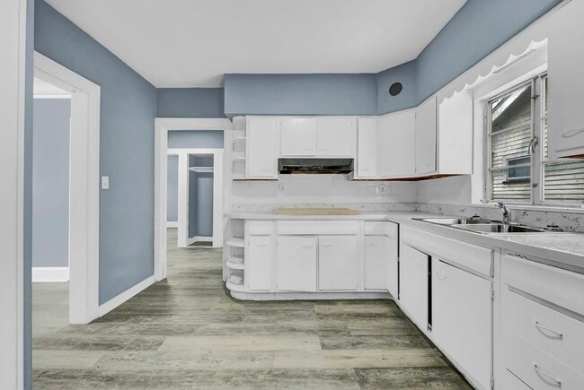 Building Photo - 3658 E 138th St