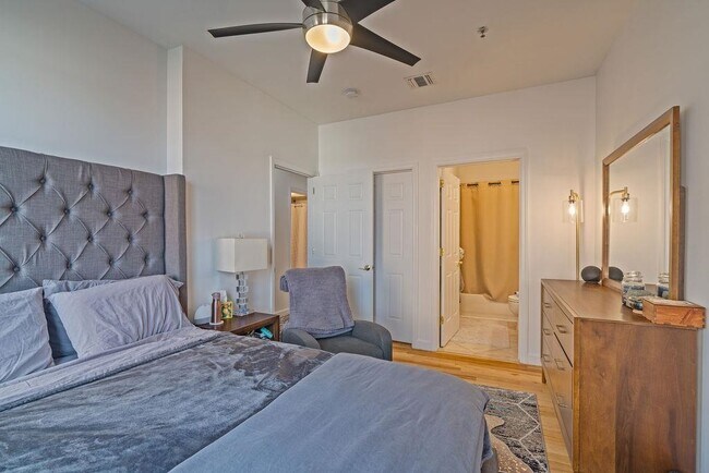 Building Photo - 620 38th St