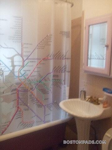 Building Photo - 55 Park Dr