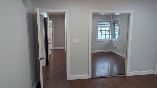 Building Photo - 476 Whittier Ave
