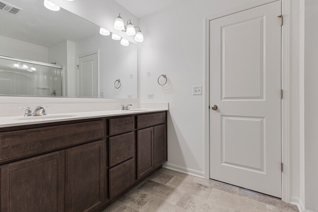 Building Photo - 4482 Chelsea Mnr Cir