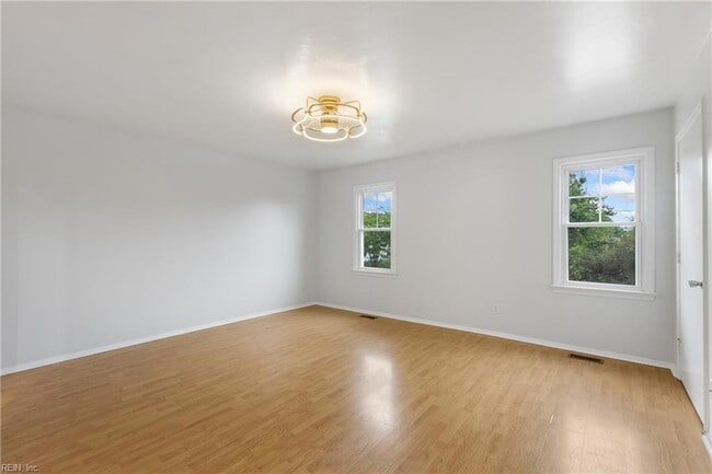 Building Photo - 337 Hutton Cir