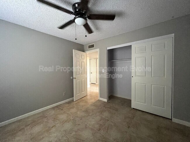 Building Photo - 6521 W Palo Verde Ave