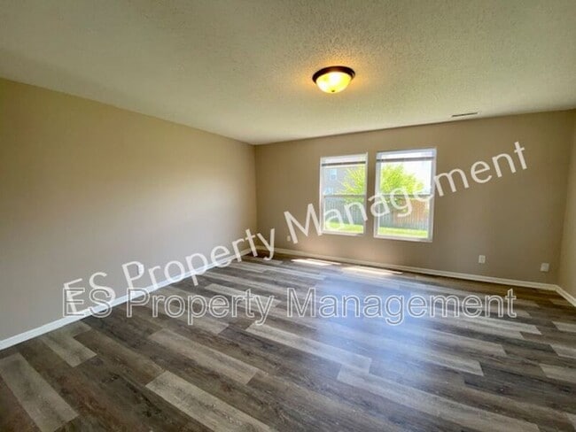 Building Photo - 8415 Ash Grove Dr