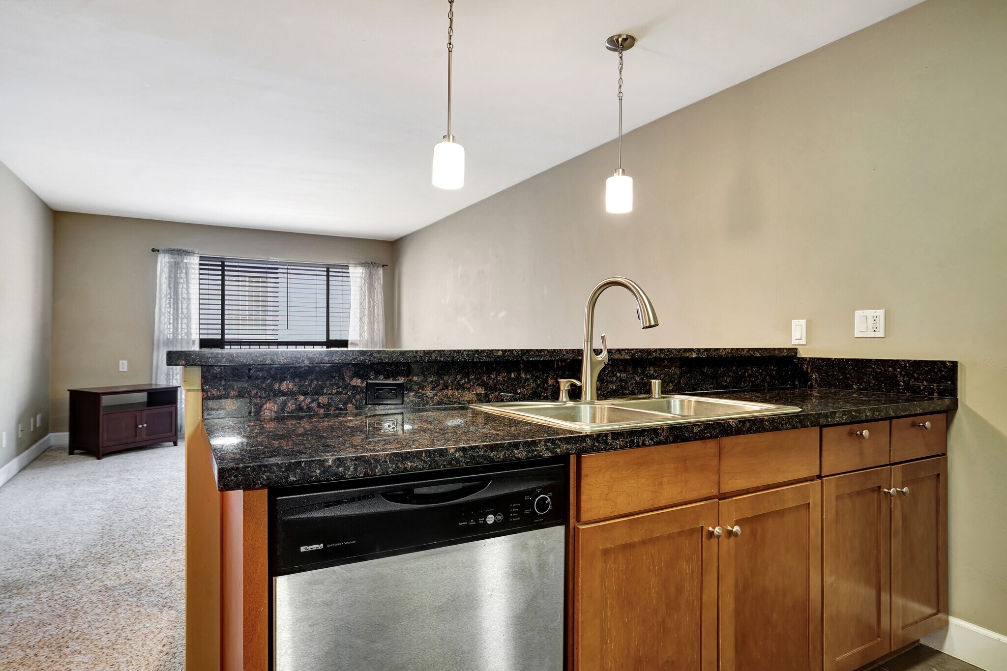 Building Photo - 10982 Roebling Ave