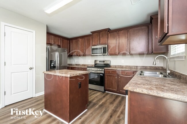 Building Photo - 1540 Weatherend Dr