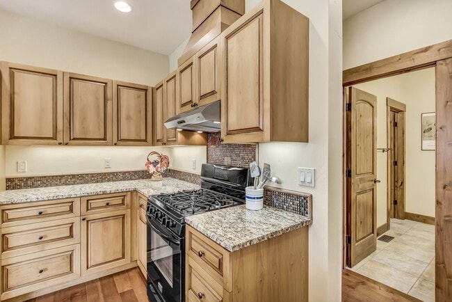 Building Photo - Rare Tumalo HORSE PROPERTY Retreat on 10 A...