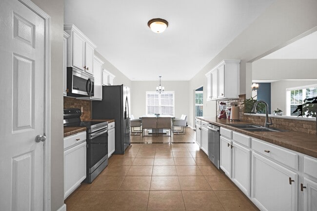 Building Photo - 1500 Seabiscuit Dr