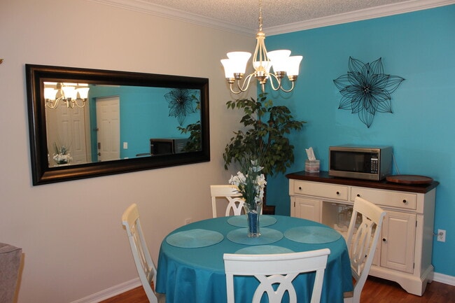 Building Photo - 3302 Tuscany Way