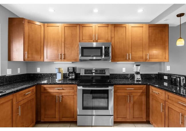 Building Photo - 14545 Damai Ln