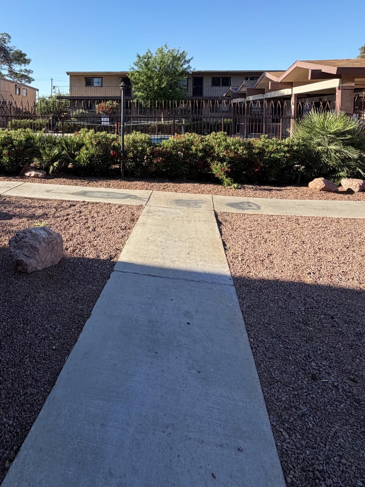 Building Photo - 575 S Royal Crest Cir