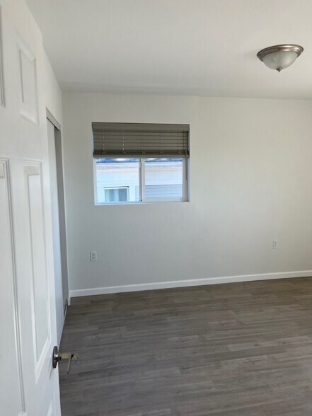 Building Photo - 2204 E 24th St