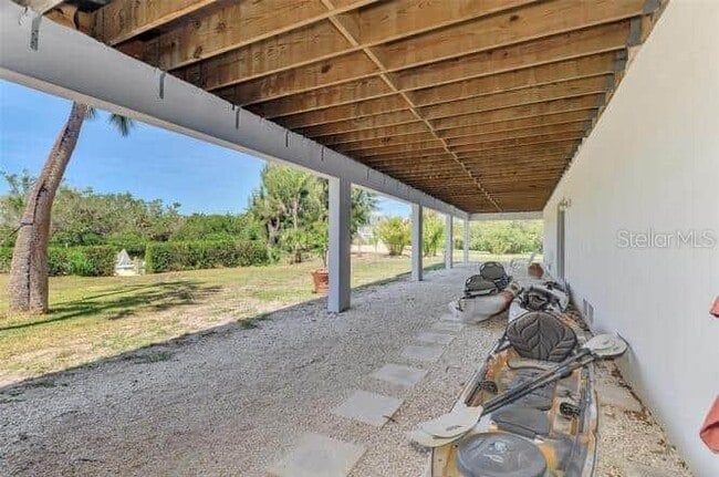 Building Photo - 760 S Oxford Dr