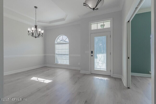 Building Photo - 1737 Heatherwood Dr