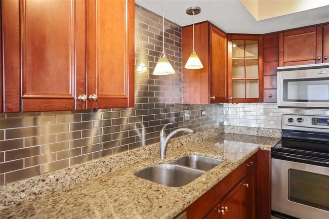 Building Photo - 450 Treasure Island Causeway