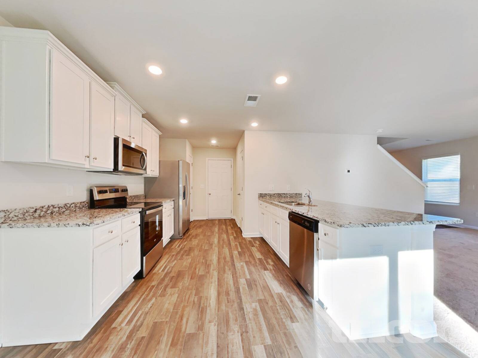 Building Photo - 2118 Southlea Dr