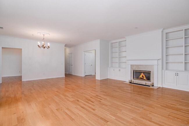 Building Photo - 82 Suzie Dr