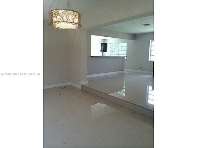 Building Photo - 740 NE 179th Dr