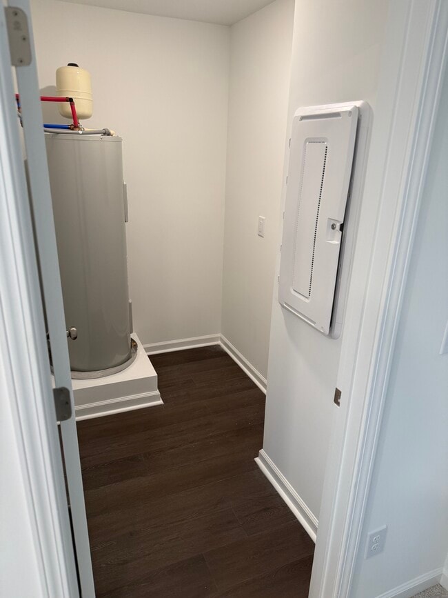 Building Photo - 1512 Crescent Townes Wy