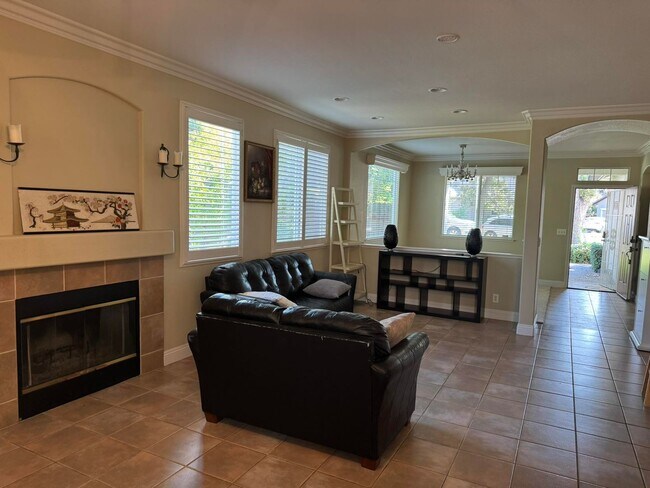 Building Photo - Home for Rent in Carmichael, CA