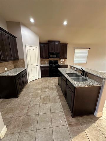 Building Photo - 6504 Rienzi Dr