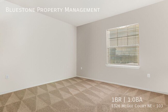 Building Photo - 1326 Mcgee Ct NE