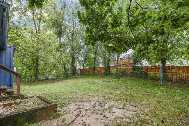 Building Photo - Beautiful 3 Bedroom Home