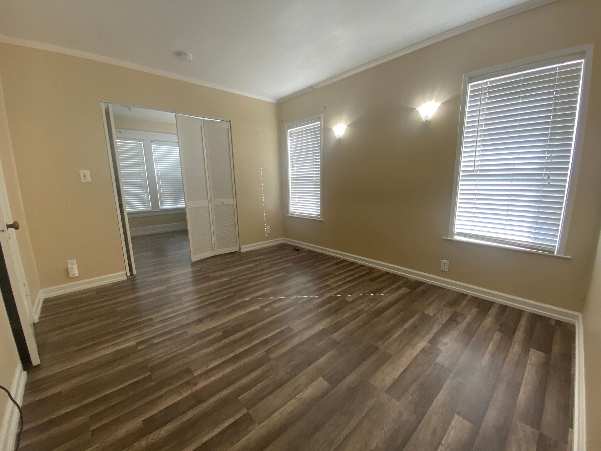 Building Photo - 315 Monroe St