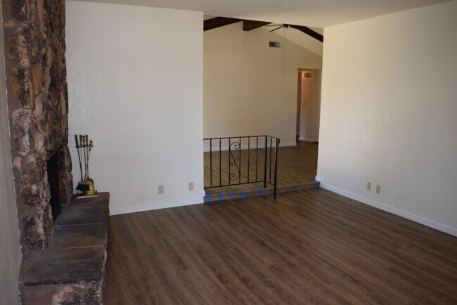 Building Photo - 6051 Roloff Way