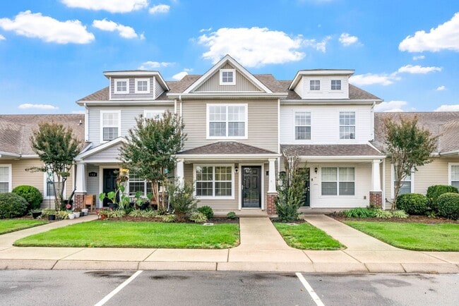 Primary Photo - Large 2 Bedroom 2 1/2 Bath Dog Friendly Condo For Rent!